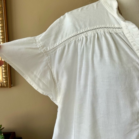 Anthropologie Maeve Sylvan White Linen Top Ruffle Flutter Sleeve Henley Size M - Picture 4 of 11